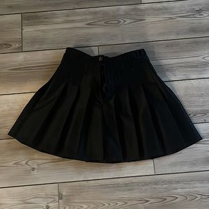 Black Forever 21 skirt (never worn)
